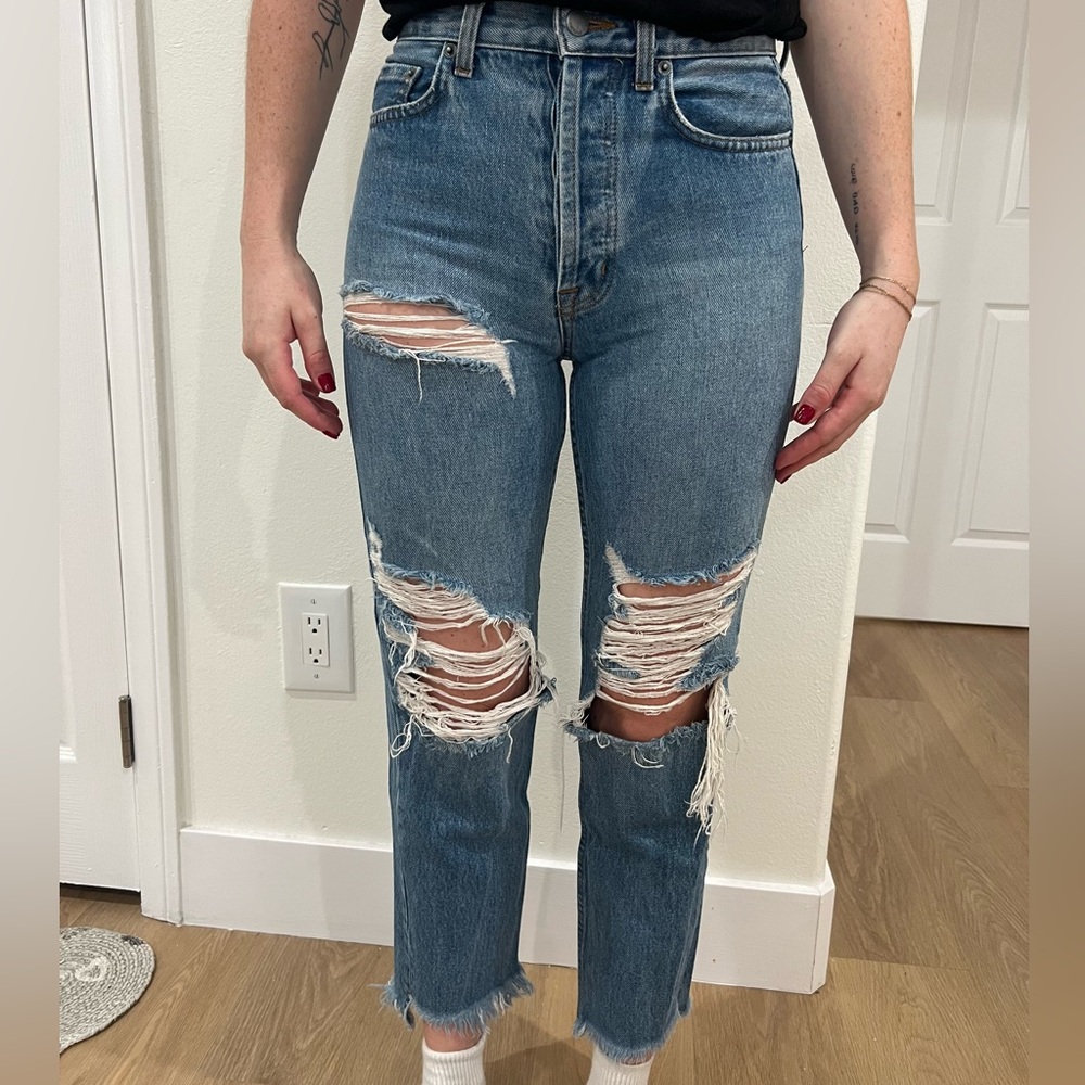 Carmar denim - distressed high rise jeans 
Size: 26